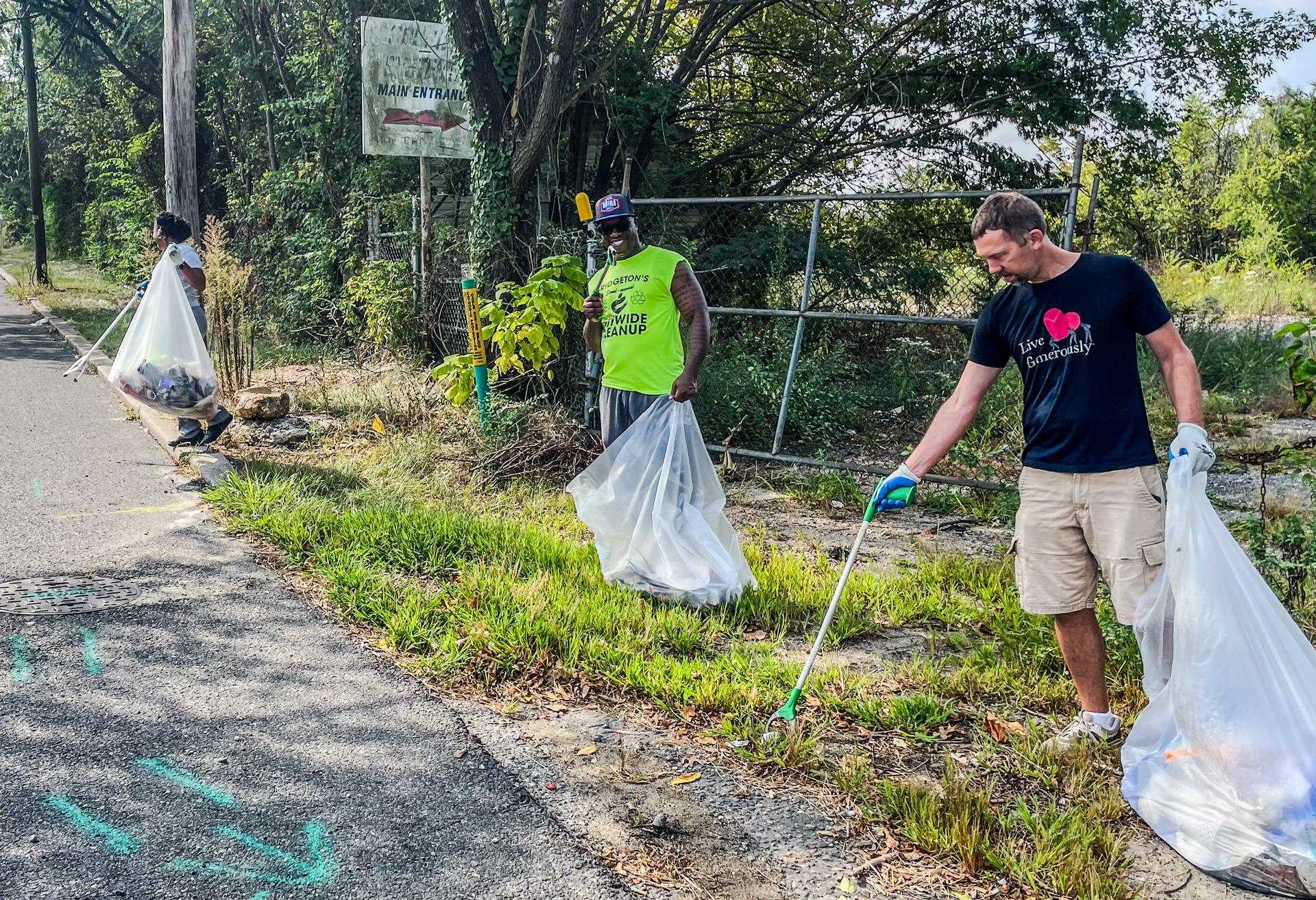 participants in a cleanup in Bridgeton, NJ