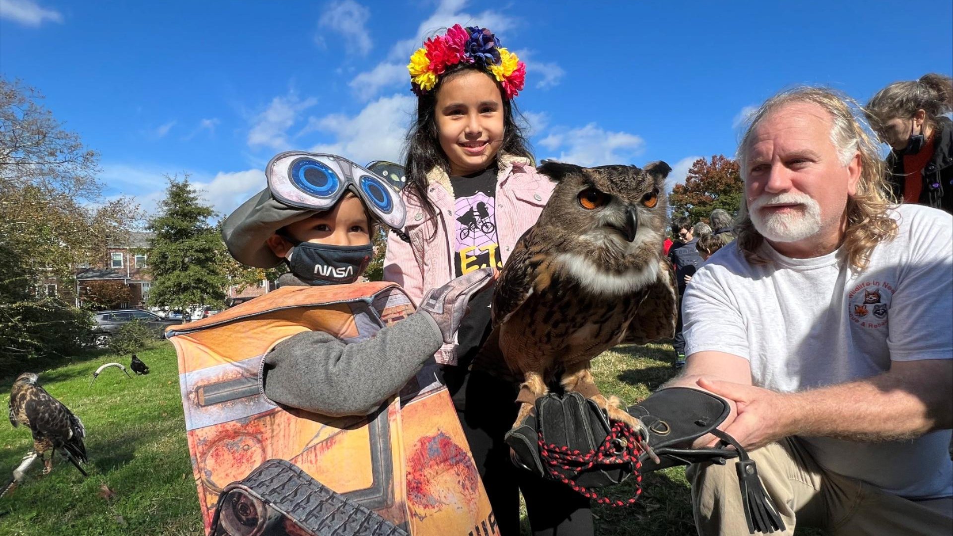children with raptors at Raptorama
