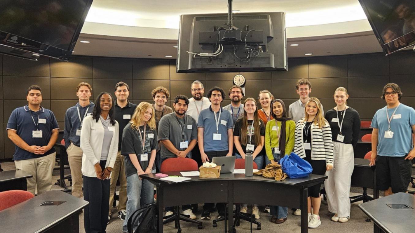 Chicago Kent First Year Law Students Volunteering with CDEL at their Public Service Day