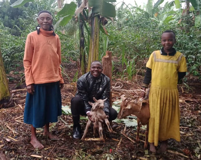 Alternate text Alternate text