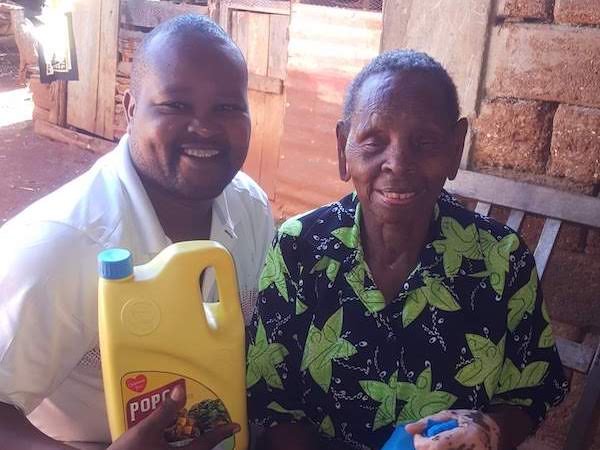 Alternate text Alternate text