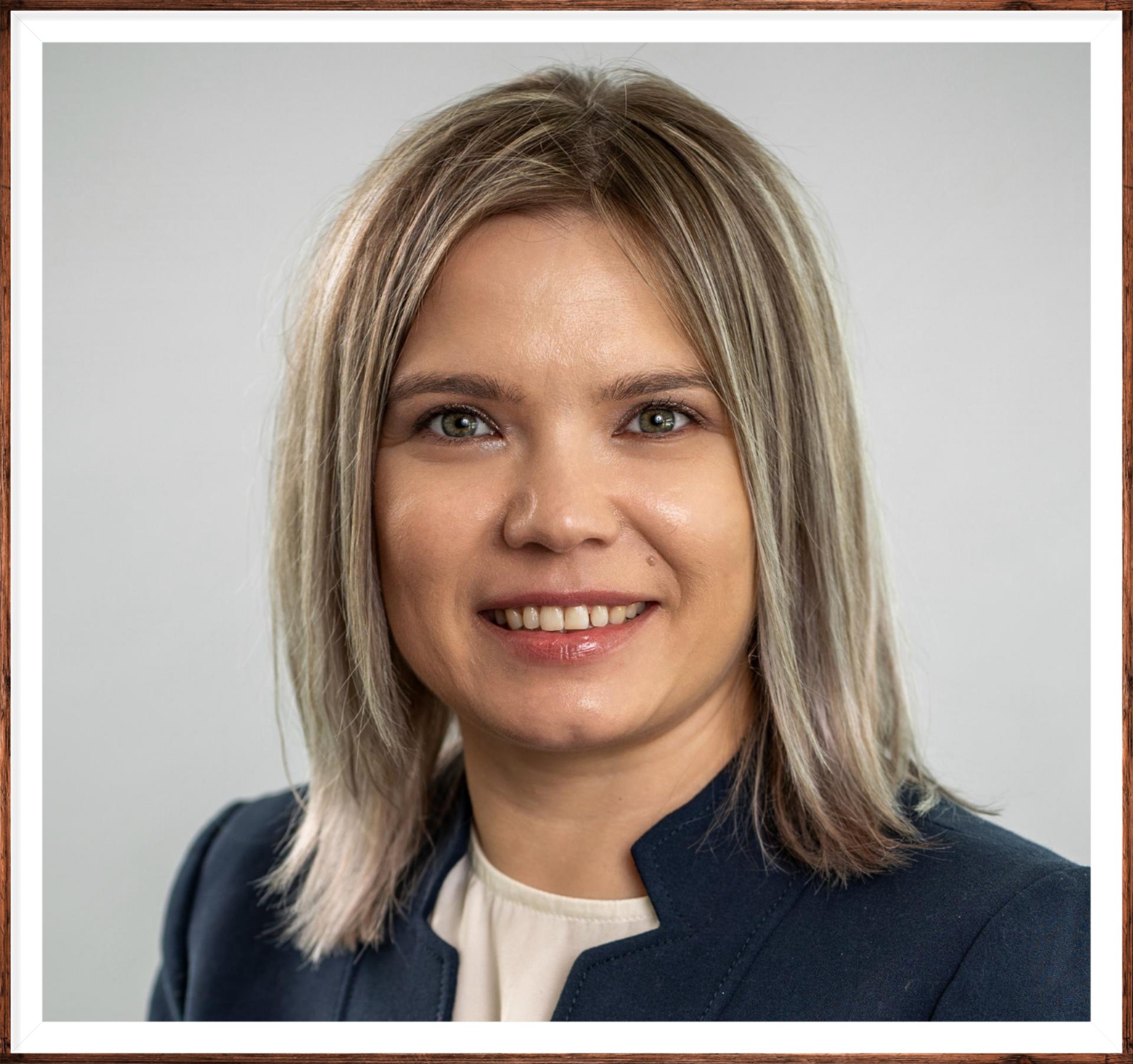 Julia Safina headshot