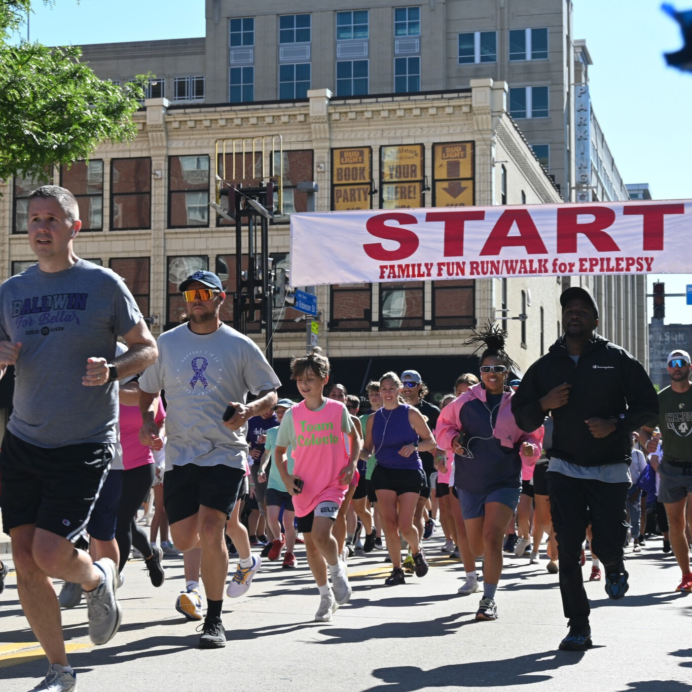 Runners at Epilepsy Association of Western and Central PA's Pittsburgh Fun Run