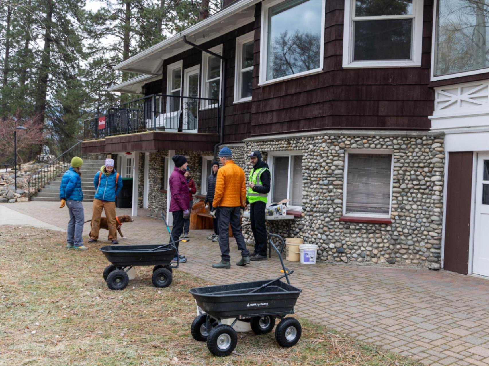 WRI volunteers ready to pick up trash around the campus.